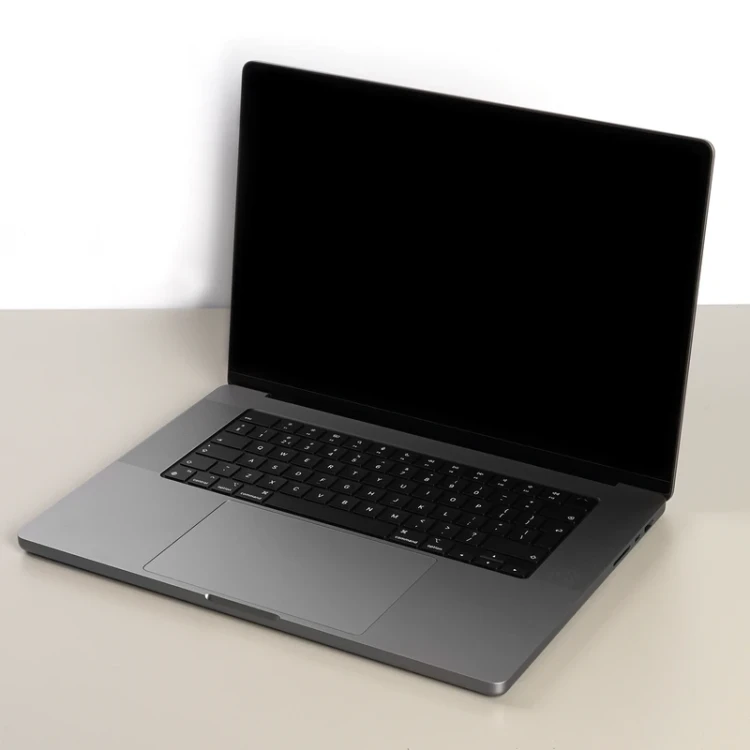 macbook-pro-16-2021-laptop-poleasingowy-a2485-otwarty-laptop.webp