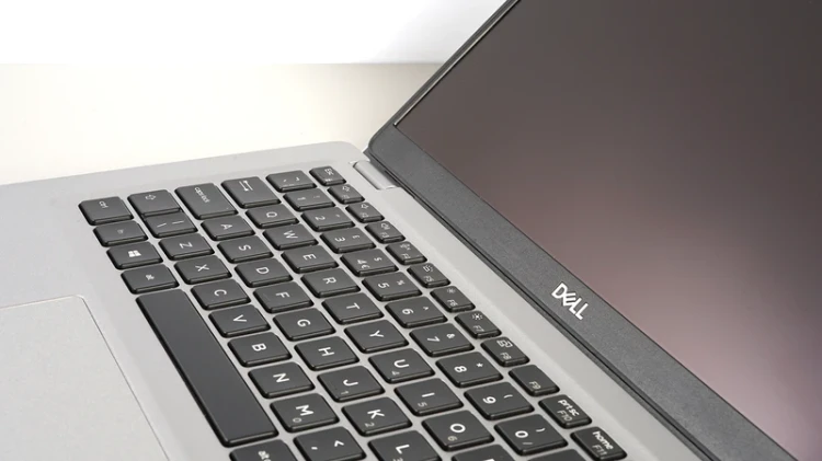 dell-latitude-13-2020-laptop-poleasingowy-5310-klawiatura.webp