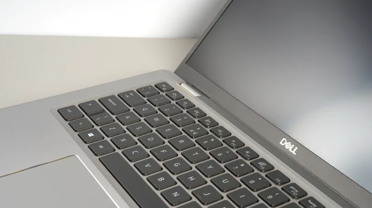 dell-latitude-14-2021-laptop-poleasingowy-7420-klawiatura.webp