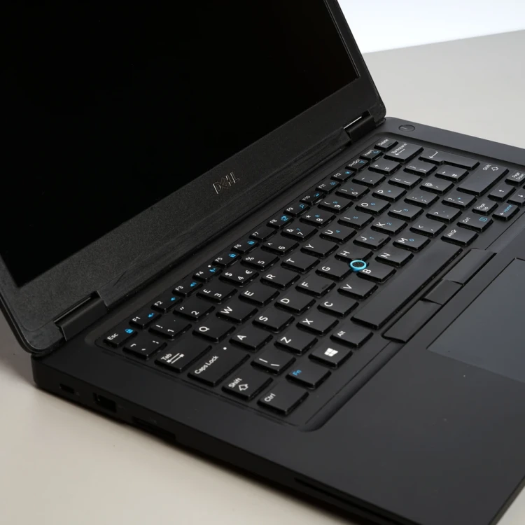 dell-latitude-14-2018-laptop-poleasingowy-5490-porty-lewa-strona.webp