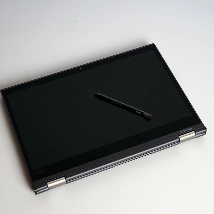 lenovo-yoga-13.3-2018-laptop-poleasingowy-x380-tryb-tabletu.webp