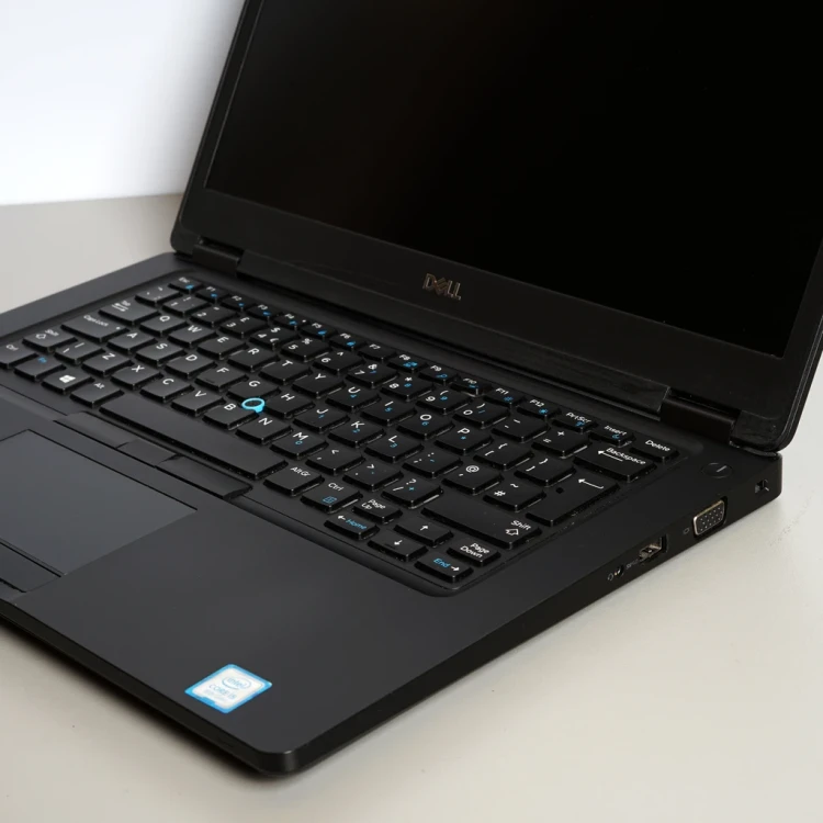 dell-latitude-14-2018-laptop-poleasingowy-5490-porty-prawa-strona.webp