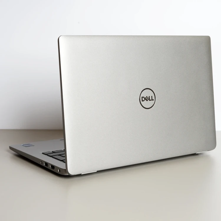 dell-latitude-14-2023-laptop-poleasingowy-5440-widok-z-tylu.webp