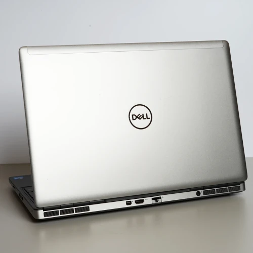 -dell-precision-15.6-2021-laptop-poleasingowy-7560-tył.webp