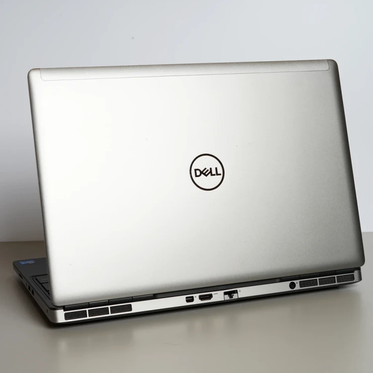 -dell-precision-15.6-2021-laptop-poleasingowy-7560-tył.webp