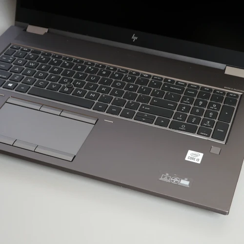 -hp-zbook-17-2020-laptop-gamingowy-klawiatura.webp