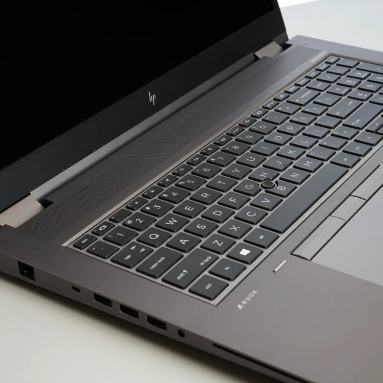 -hp-zbook-17-2020-laptop-gamingowy-widok-z-lewej-strony.webp