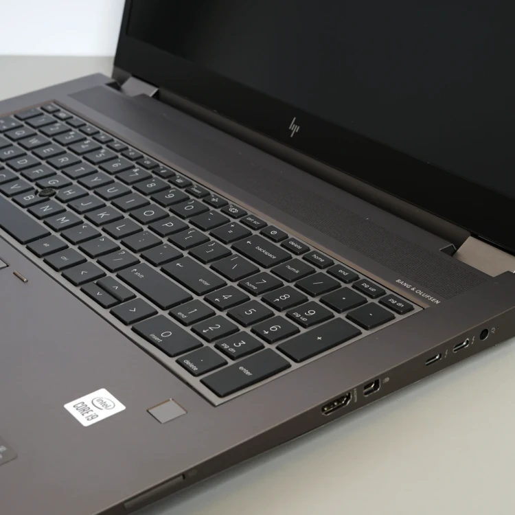 -hp-zbook-17-2020-laptop-gamingowy-widok-z-prawej.webp