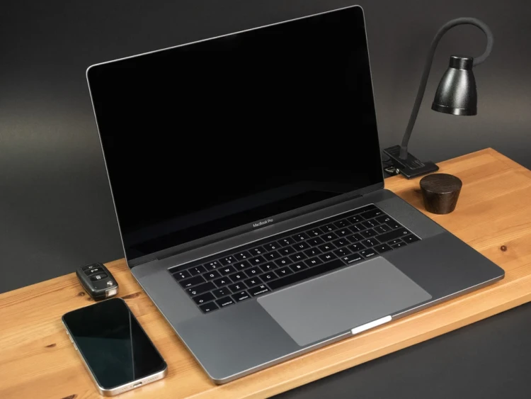 MacBook Pro 15 2018 2019 rok model a1990.webp