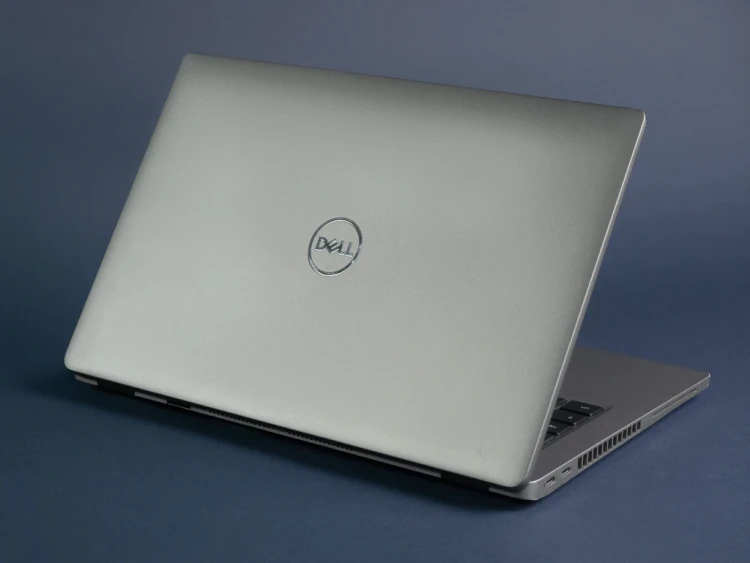 tylna-klapa-Dell-Latitude-5420-14-2021-Laptop-Poleasingowy.webp