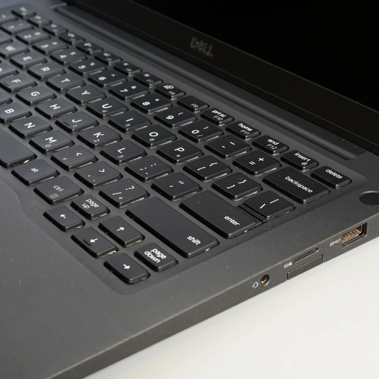 Dell-Latidude-14-i7-Laptop-Poleasingowy-klawiatura_prawa.webp