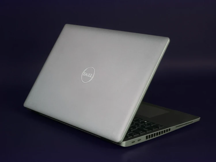 Dell-Latitude-5520-15-2021-Laptop-PoleasingowyP1300374.webp
