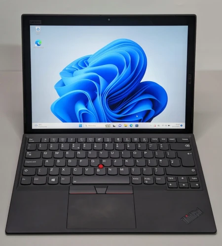 lenovo-thinkpad-13,3-i7--x1-Laptop-Poleasingowy-przód.webp