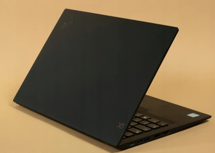 lenovo-thinkpad-13,3-i5-x1carbon-6th-laptop-poleasingowyklapa.webp