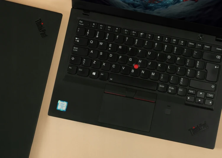 lenovo-thinkpad-13,3-i5-x1carbon-6th-laptop-poleasingowytouchpad.webp