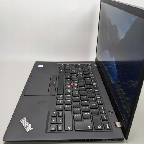 lenovo-thinkpad-13,3-i7-x1carbon-5th-laptop-poleasingowy-ekran.webp