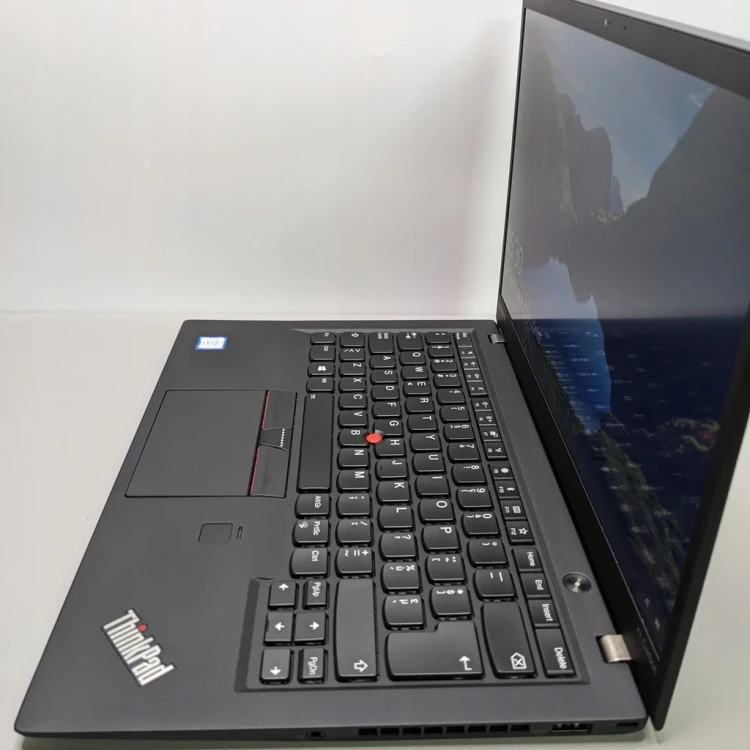 lenovo-thinkpad-13,3-i7-x1carbon-5th-laptop-poleasingowy-ekran.webp