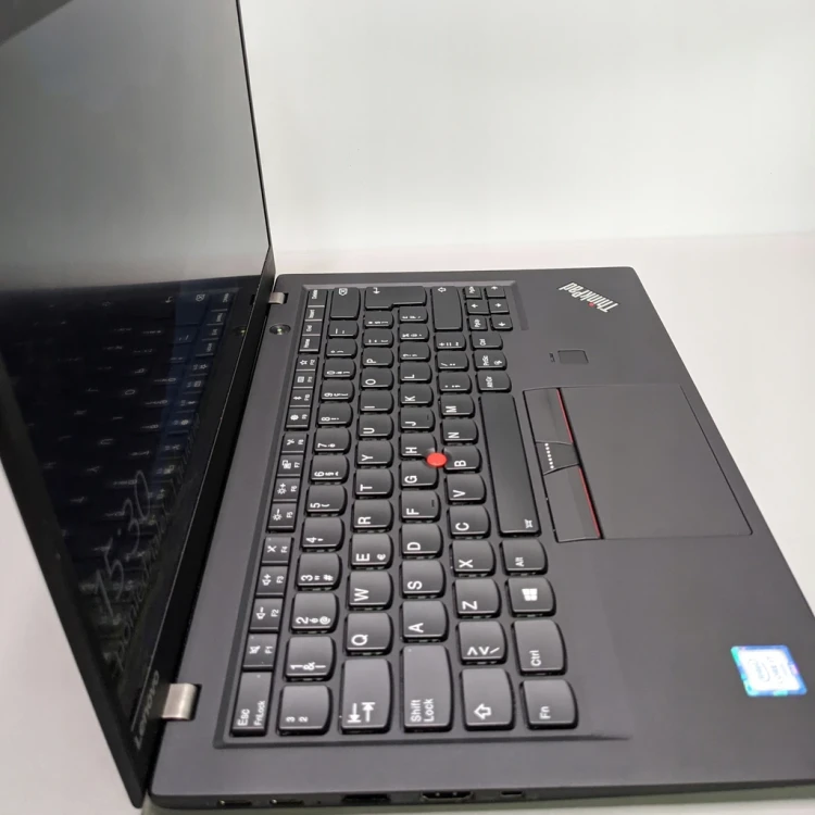 lenovo-thinkpad-13,3-i7-x1carbon-5th-laptop-poleasingowy-klawisze.webp