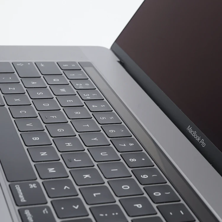 macbook-pro-15-2016-2017-laptop-poleasingowy-A1707-klawiatura.webp