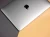MacBook Pro 13 2020 model a2251 space grey widok górnej pokrywy.webp