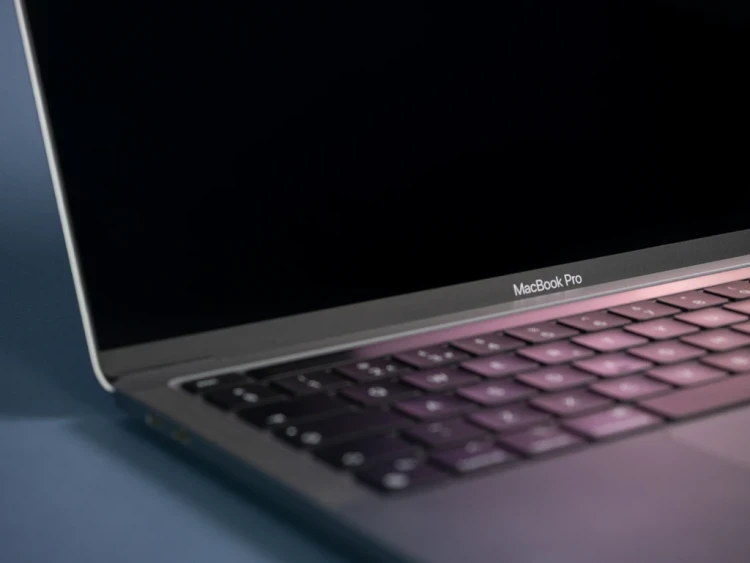 klawiatura-Macbook-Pro-13-2020-M1-A2338-Laptop-Poleasingowy.webp.webp