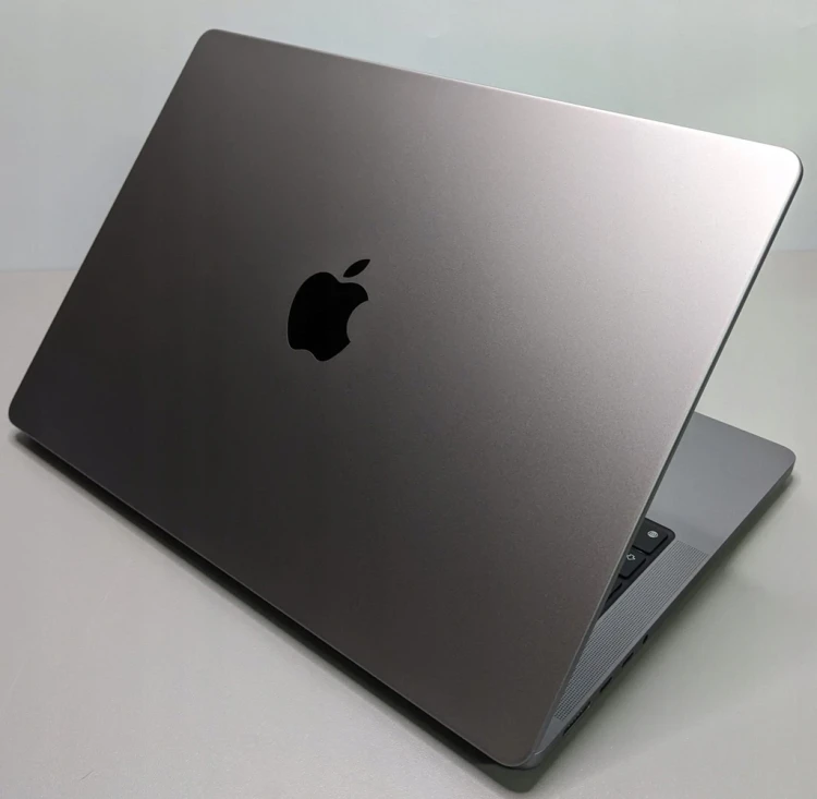 macbook-pro-14-a2779-2023-laptop-poleasingowy-tyl-obudowy-.webp